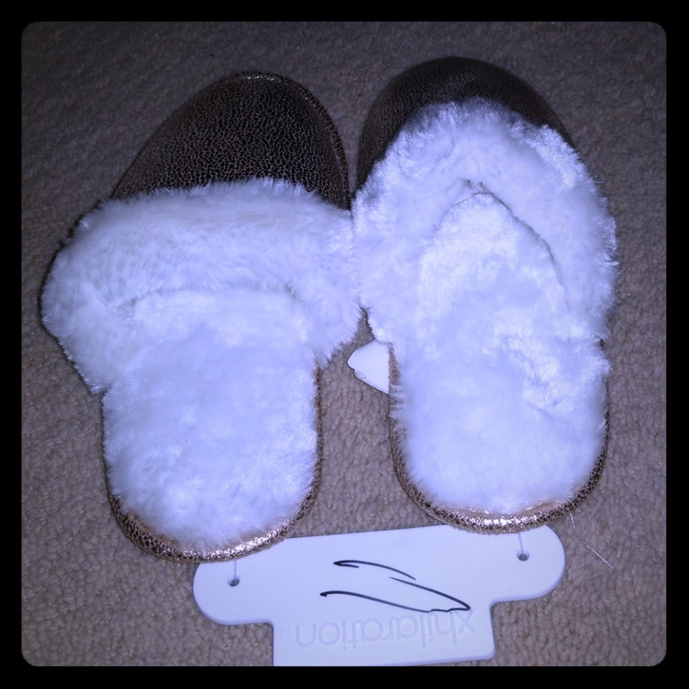 Xhilaration rose gold slippers